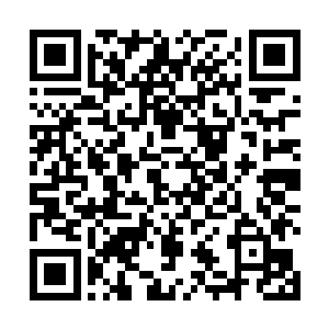 前方游离的蓝色精灵立刻让出路来容两人继续向前冲去二维码生成