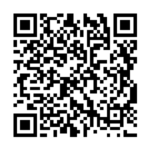 前者赶紧从龙战的手里接过来烧热水和换热水的活二维码生成