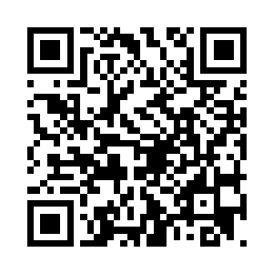 前面是个铺了石纹面砖的约四百多平的平台二维码生成