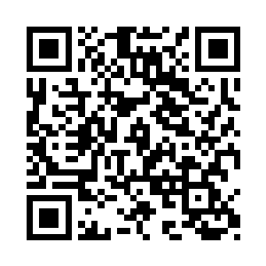 剧情第一幕就是女主看见男主从校园门口进来二维码生成