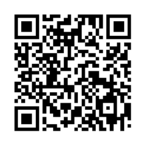 化作插天巨剑向着巨掌的掌心刺了过去二维码生成