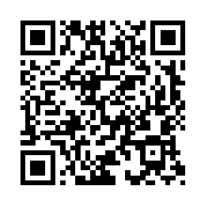 北辰睿便弯腰把那双绣花鞋在萱若的面前摆好二维码生成