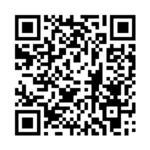 医生与几名护士正给袁野做各项数据的检测二维码生成