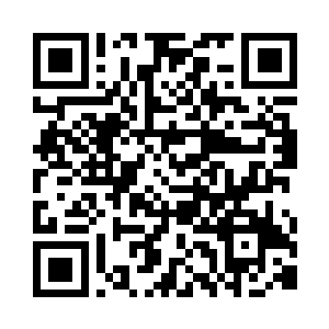 午后的阳光照耀着几乎要融为一体的人儿二维码生成