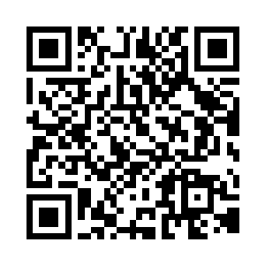 半个朦胧的月亮斜挂在漆黑如墨的夜幕中二维码生成