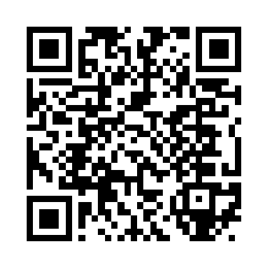 半截雪白丝袜小腿和粉红水晶细高跟慢慢前伸二维码生成