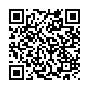 单福从空间戒指当中取出一枚玉符二维码生成