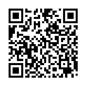 南南扭过腰身去把身上的小包包拿了下来二维码生成