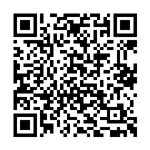 南宫夫人在不怎么空旷的外间握紧拳头走来走去二维码生成