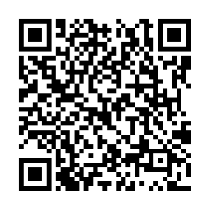 南宫流云抚摸着她光洁如玉细腻如美瓷的雪白肌肤二维码生成