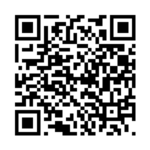 南希把话题转到了杜克的经纪合约上二维码生成