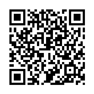 卡卡回头望了一下这被他翻来翻去的围墙二维码生成