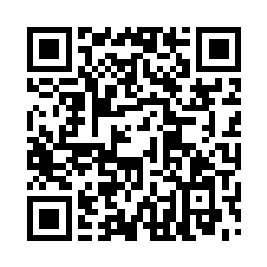 卡拉尔枢机主教在胸前划了一个神圣的手式二维码生成