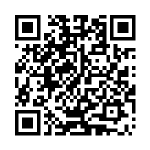 卡梅隆一迪亚茨满脸笑容地迎面走来二维码生成