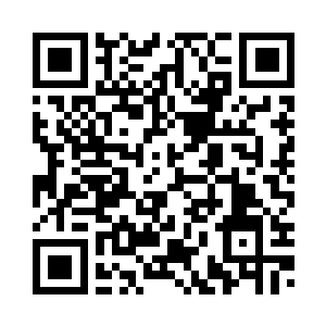 卡梅隆和詹妮弗互相看了一下彼此二维码生成