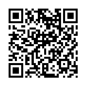 卡洛尔和莉莉已经在后甲板上做好了烧烤二维码生成