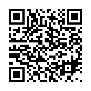 卫亦恒带着满肚子的憋屈站到了一边二维码生成