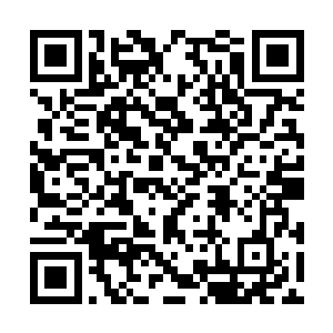 印象最深刻的还是无所不在的浓雾与刺鼻的煤烟味二维码生成