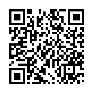 即便是柔软的沙地也让他感到有些吃不消二维码生成