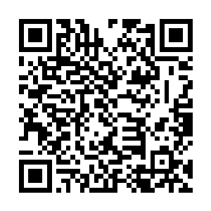 即将走出去的几个大汉之中忽然有两个人瞬间扑了过来二维码生成