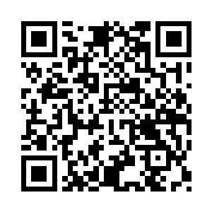 却不敢再去触碰被黑色藤蔓纠缠住的四人二维码生成
