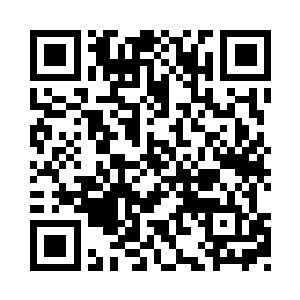 却又抽出时间专门上街给成湛宇买了两身衣服二维码生成