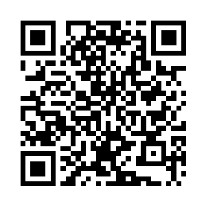 却发现这些人的衣服都是完好无损的二维码生成