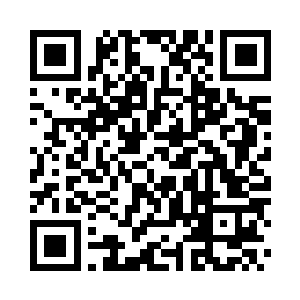 却在手掌刚刚贴到耳朵附近的时候冷不防一热二维码生成