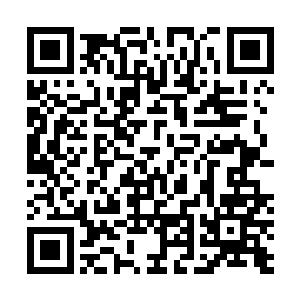 却把自己那略显黝黑但是看上去非常强壮的上半身完全裸二维码生成