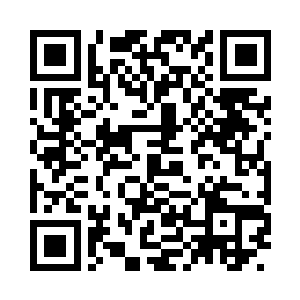 却拿过她手里的东西递给站在一旁的陈烨二维码生成