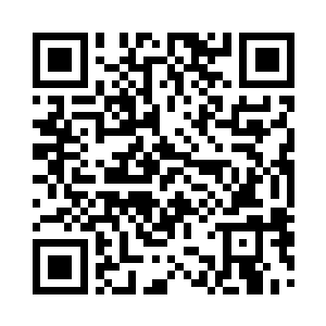 却时不时的将视线投放在他们三人的身上二维码生成