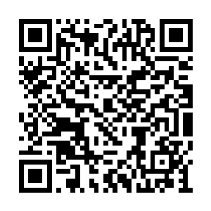 却是将雨伞当成武士刀一样斜斜斩向李耀的腹部二维码生成