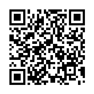 却是把歌本往自己面前的茶几上一放二维码生成