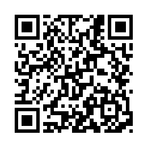 却没有从青年男子脸上看到一丝的眼神飘忽二维码生成