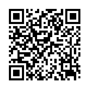 却猛地发现那手已经颤得不成样子了二维码生成