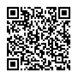 却见关鸾另一条手臂快速地从腰间抽出一把匕首二维码生成