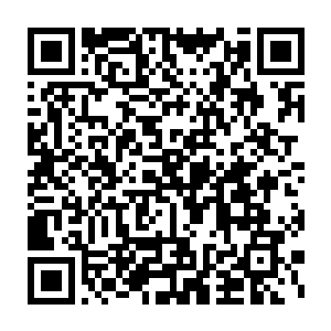 却见那高空中本来隐隐约约看不清楚的＂雾＂字变得越来越清晰透彻二维码生成