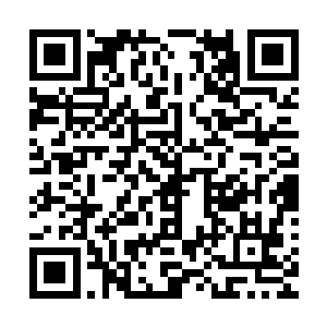 却说另一边马易率领着六百精锐来到山阴城下山脚摆列好阵型二维码生成