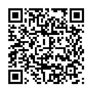 厉无量这会可没有半点欣赏眼前一男两女颜色的心情二维码生成