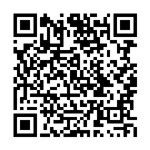 原战为了不让严默继续去注意对面的男人和货物二维码生成