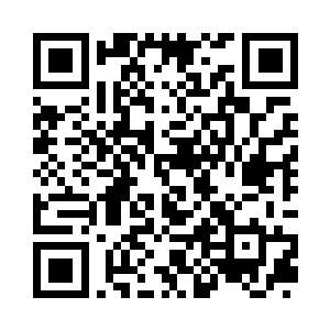 原战无奈地拔下刺在自己某几个穴位上的木针二维码生成