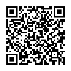 原本五光十色看上去如同来到了水晶宫一样的空间二维码生成