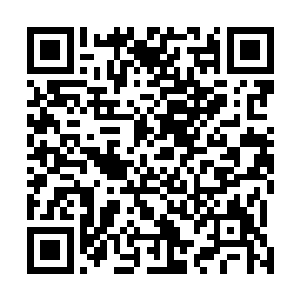 原本刺向周云咽喉的一剑顿时是刺瞎了横档过来的巨剑上二维码生成