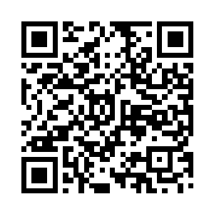 原本哭得伤心的苏芷许是感觉到危机二维码生成