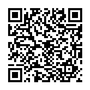原本四个普通贱民一下就像是变成了四位高不可攀的贵族二维码生成