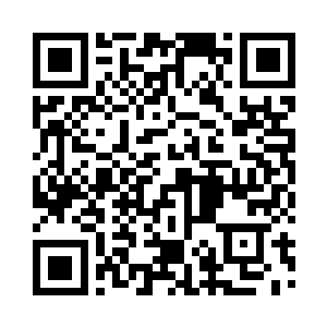 原本安静无比的人群也忽然骚动了起来二维码生成