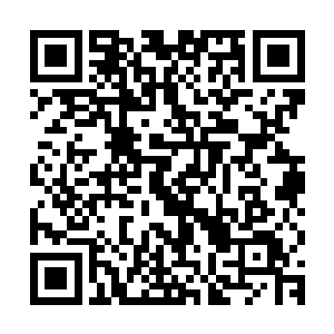 原本掉在地上一直没动的深渊战枪的另外两节枪身瞬间飞了起来二维码生成
