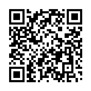 原本握着折扇的手泛起一片绚烂的银芒二维码生成