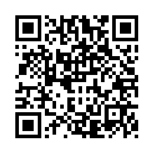 原本的空地上瞬间就多出了四把椅子二维码生成