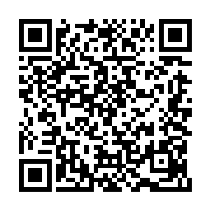 原本的老妪一转眼间化作了风姿绝艳的中年少妇二维码生成